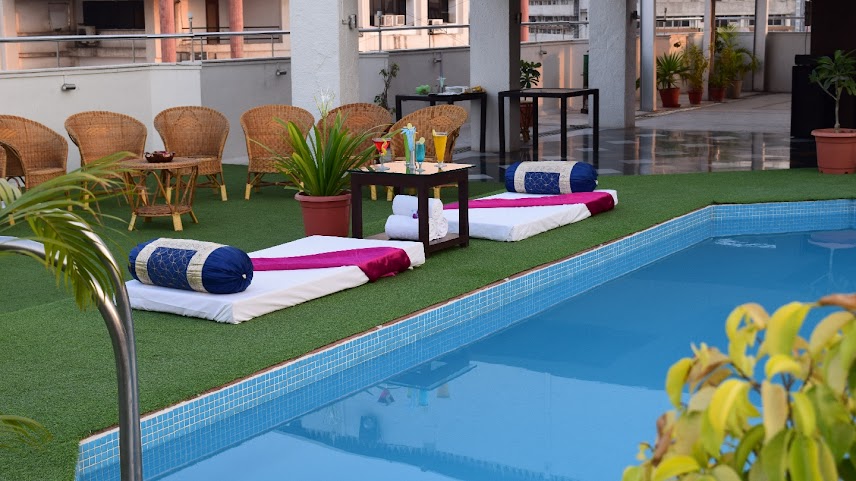 The Oasis Hotel by null