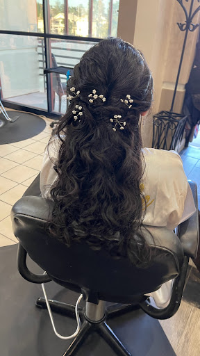 The Salon at Lakeside - Thumbnail