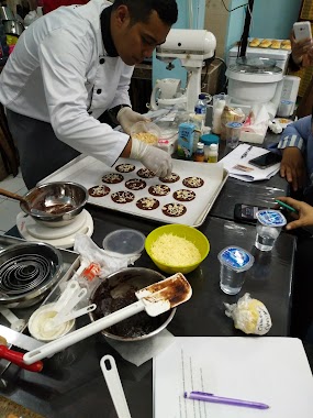 Tyu Cake Tools Shop, Author: ida hajati