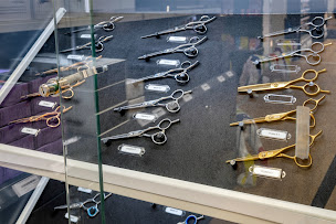 Photo n°13 de Chesnay Diffusion - Grossiste en coiffure et esthétique à Le Chesnay-Rocquencourt (Magasin d'articles de coiffure pour hommes)