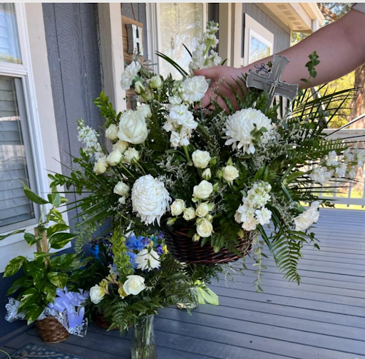 The Gift Shoppe + Flowers - Thumbnail