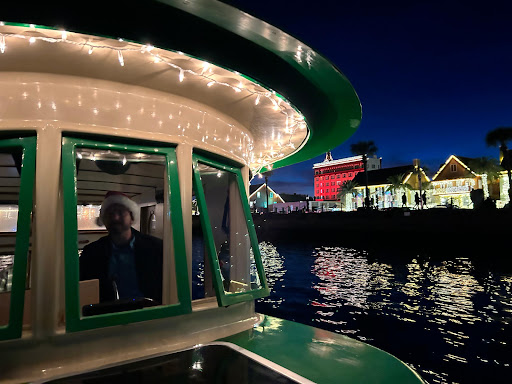 Tiny Tug Tours - Visual