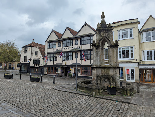 The Crown at Wells and Anton's Bistrot Gallery - United Kingdom