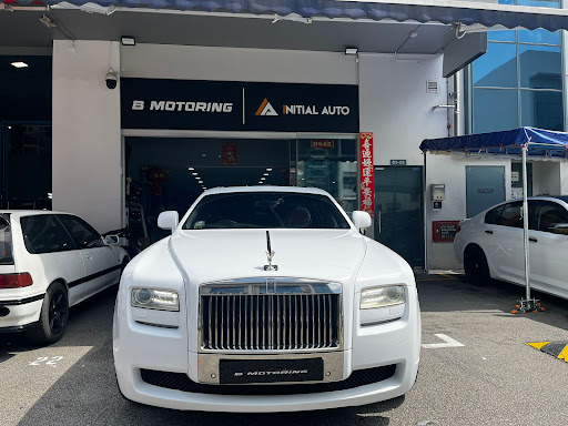 B MOTORING LLP