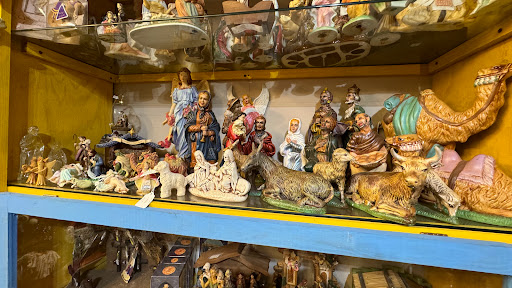 Elkin Antiques & Collectibles Mall Gallery - United States