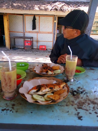 Photos of Maluk Beach