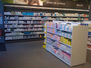 Photo n°11 de Pharmacie de l'Espace Arvor à Lesneven (Pharmacie)