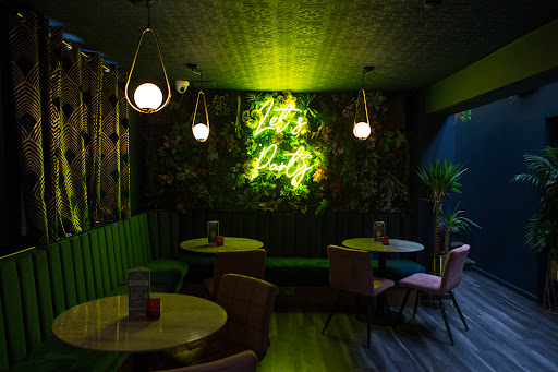 Longs Bar - Visual