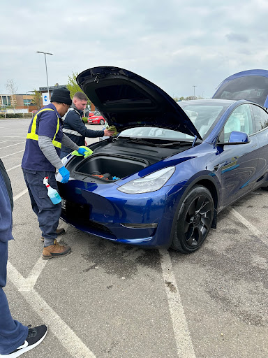 Waves Hand Car Wash Bicester - Thumbnail