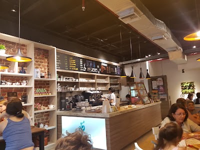 Photos of L&uacute;dica Coffee House