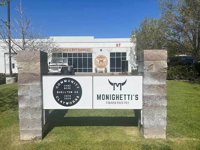Monighetti's Farrier, Feed, &amp; Pet