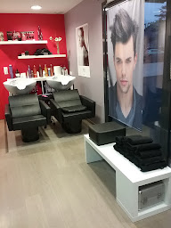 Photo n°4 de SPIRAL'LISS COIFFURE à Remouillé (Salon de coiffure)