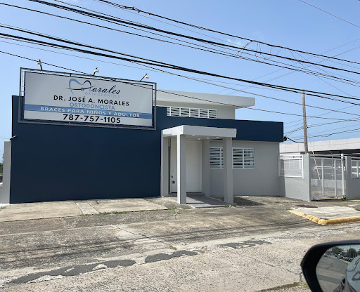 Dr. Jose A. Morales | Ortodoncista para Niños y Adultos | Orthodontist for Children and Adults