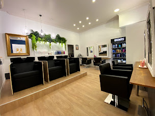 Photo n°3 de Gil Rouah Hairdesigner à Aix-en-Provence (Salon de coiffure)