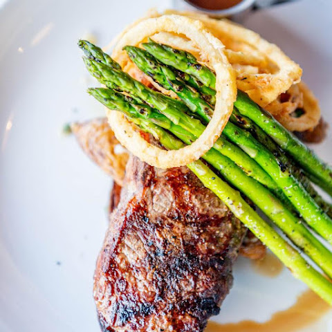 Red's Kitchen + Tavern by null