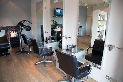 U2 Hair Salon
