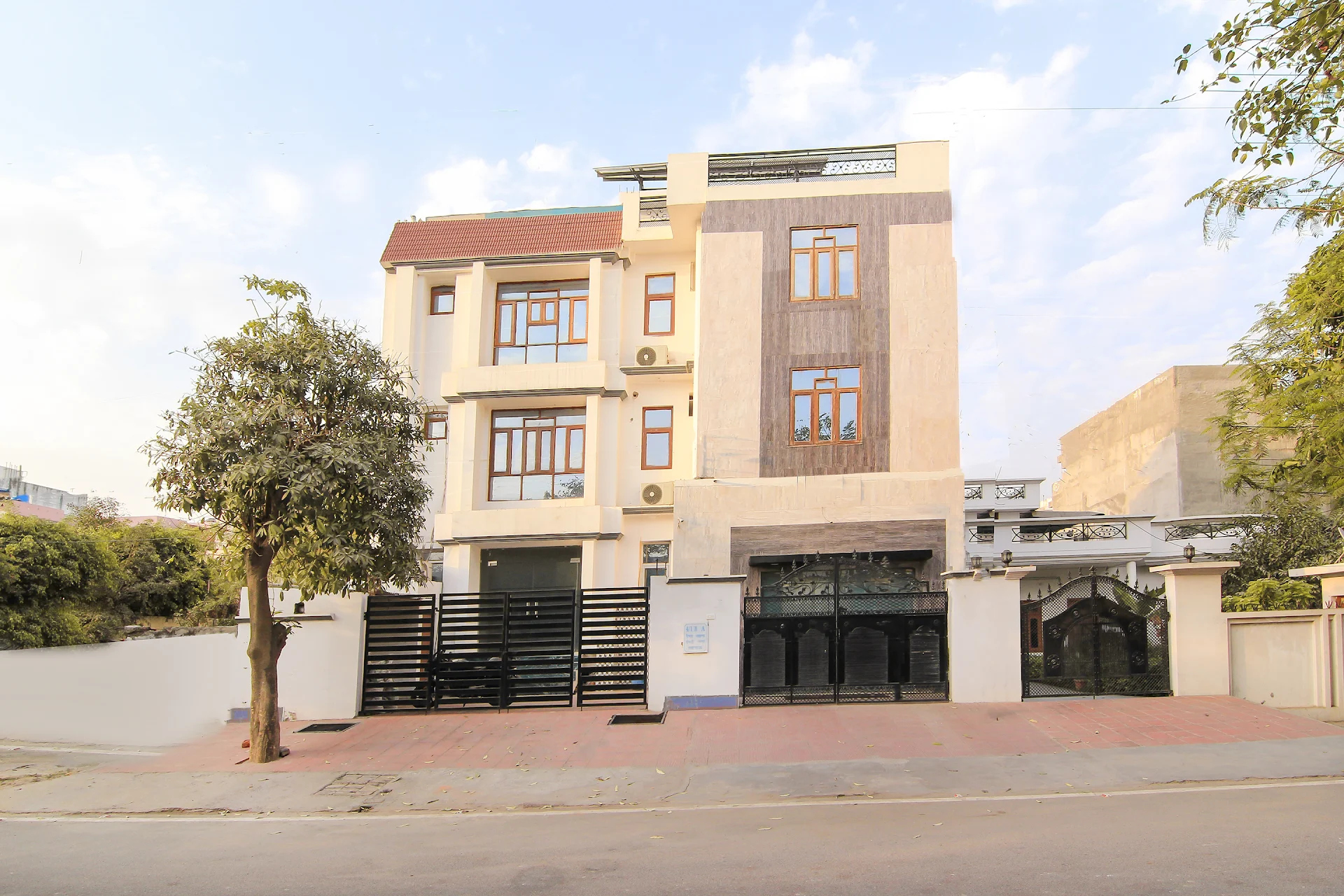 HOTEL O JMD INN