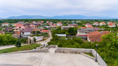 Xhamia Kullaj, Postribë