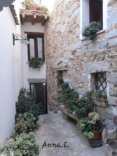 Su Guruttu Gallery - Italy