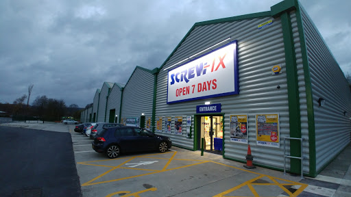 Screwfix Glossop - Visual