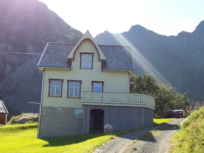 Photos of Bj&oslash;rnsand