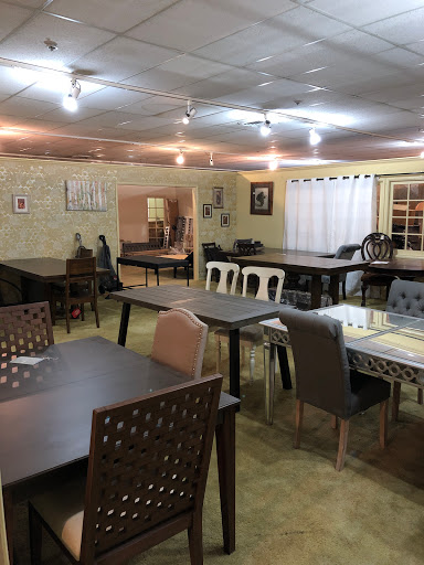 Fabulous Finds of Redlands Liquidation store - Thumbnail