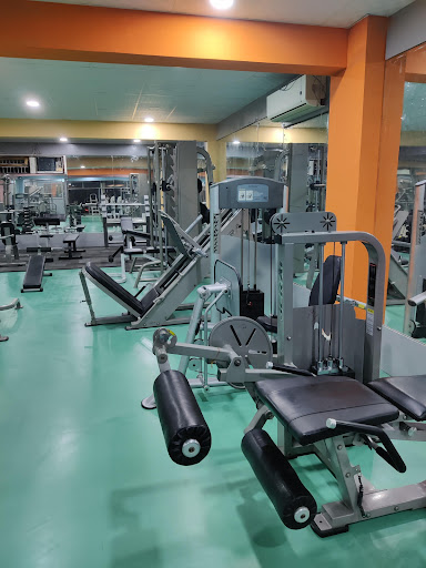 Crunch-N-Curves The Fitness Club | Best Gym in Gwalior