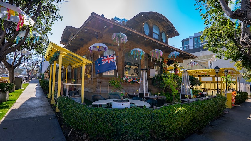 Queenstown Public House by null