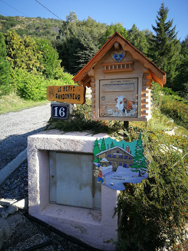 Photo de Camping Caravaneige Locations l'Iscle de Prelles à Saint-Martin-de-Queyrières (05120)