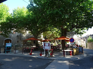 Photo n°5 de Auberge Les Voûtes - Chambres d'Hôtes, Restaurant et Pizzeria à Lanas - Relais Motards Ardèche à Lanas (Restaurant)