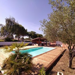 Photo n°6 de COSNTRUCTION OSSATURE BOIS AGENCEMENT INTERIEUR/EXTERIEUR Hestia Vesta Menuiserie à Margaux-Cantenac (Menuisier)