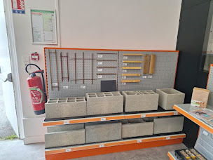 Photo n°7 de POINT.P - Valognes à Valognes (Magasin de peinture)