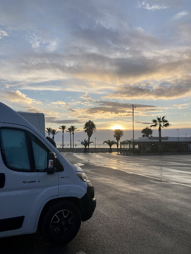 Alquiler de Campers - Adventure Campers Barcelona - Thumbnail