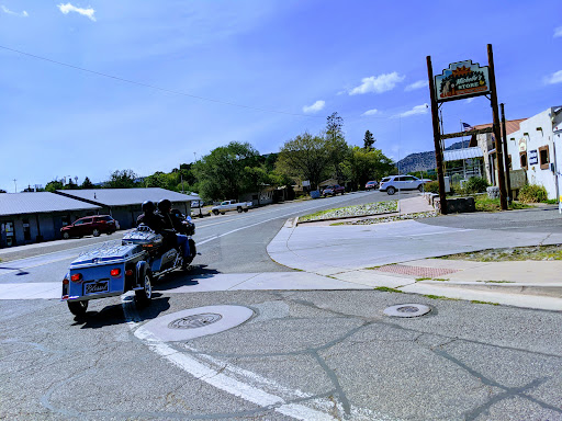 Michelle's Store. - Visual