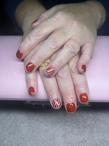 Stranger nails - Visual