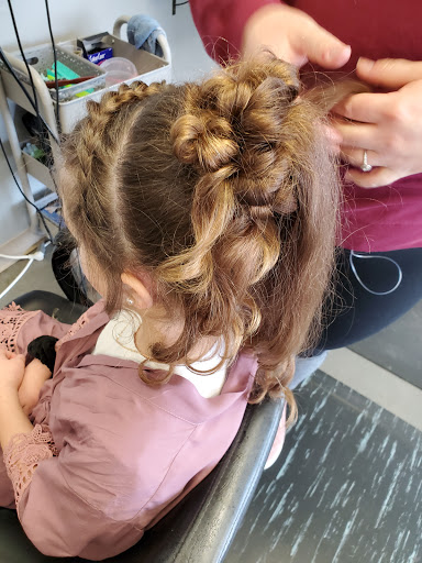 Maxine hair studio - Thumbnail