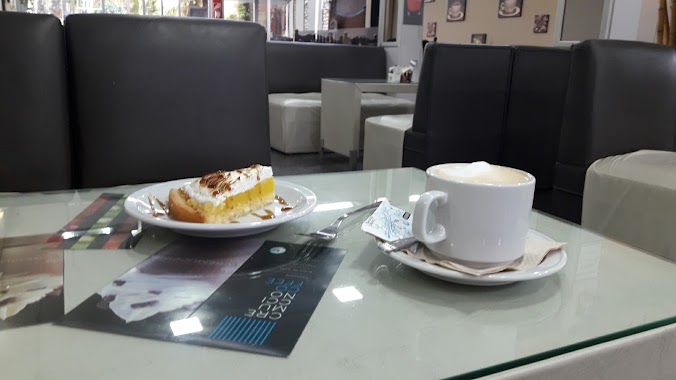 Nos Vemos Cafe Bar, Author: Anahí Flores