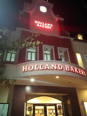 Holland Bakery - Cibubur, Author: Nur Kholis