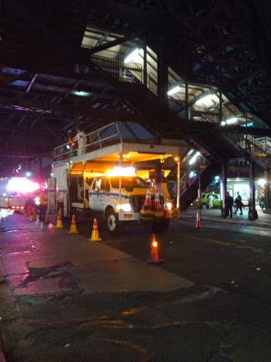 Roosevelt Av/61 St - Thumbnail