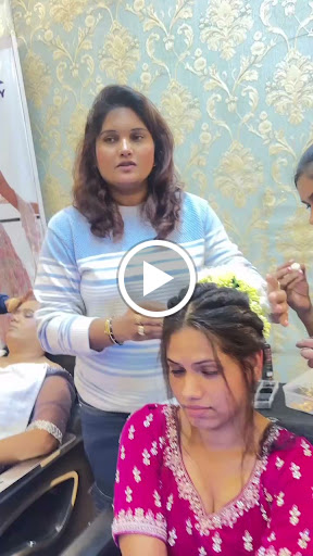 hamari pyari si barbie doll kesi lagi ap sabhi ko comment m btaiye...🥰 post image