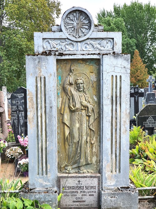 Pusaloto Sv. Petro ir Povilo baznycia