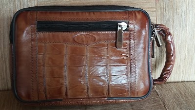 Photos of Galery Mas Kulit (Crocodile Leather handycraft)