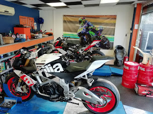 Photo n°32 de SELF BIKER à Aubagne (Magasin d'articles de sports mécaniques)