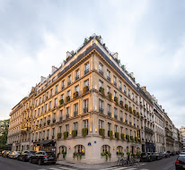 Bonsoir Madame à Paris