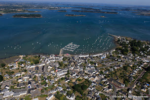 Photo n°25 de VEDETTES L'ANGELUS CROISIERES TRANSPORT MARITIME à Locmariaquer (Agence d'excursions en bateau)