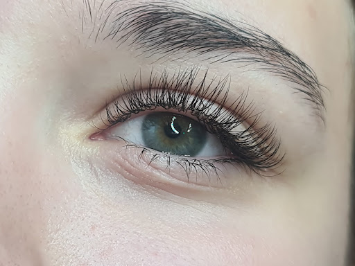 More than lashes - Visual