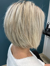 Photo n°24 de coiffure l atelier d isa à Gorges (Salon de coiffure)