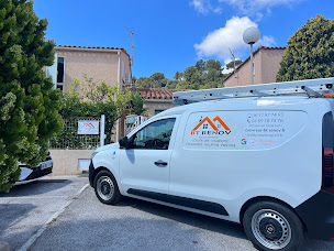 Photo n°23 de BT RENOV ARTISAN COUVREUR rénovation toiture recherche de fuites nettoyage toiture charpentes ravalement de façade à Hyères (Façadier)