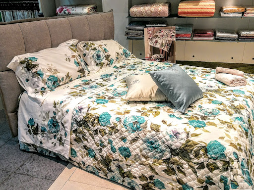 Arte Arredo Piombino | Letti, cuscini, piumoni, materassi, reti da letto, zanzariere e tappezzeria