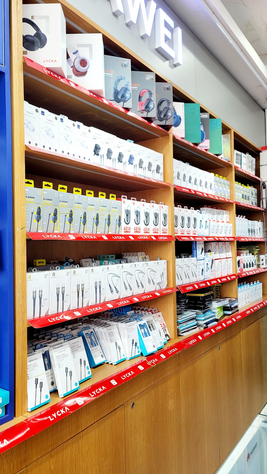 ULFA MOBILE sales and services مبيعات وخدمات هواتف ألفا - صورة 2